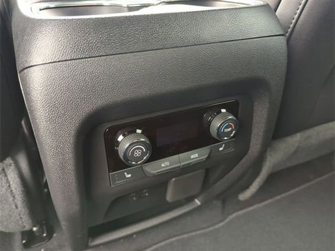 New 2026 Chevrolet Traverse High Country image 21