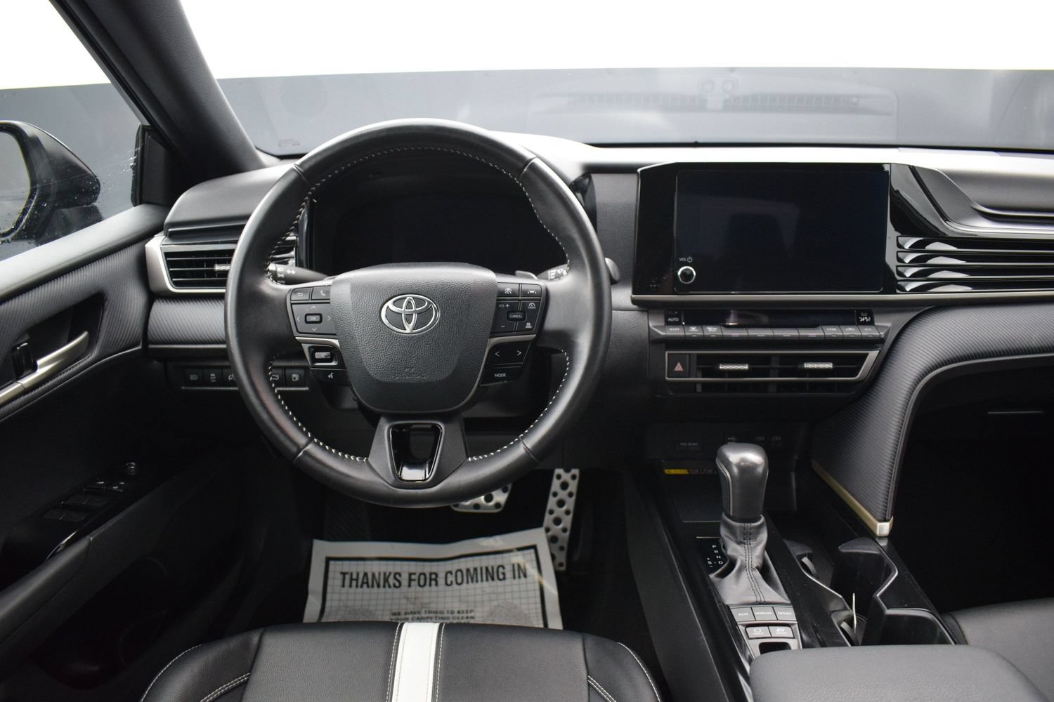Used 2025 Toyota Camry SE FWD image 14