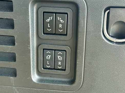 Used 2024 Chevrolet Traverse RS w/ LPO, Floor Liner Package FWD image 13