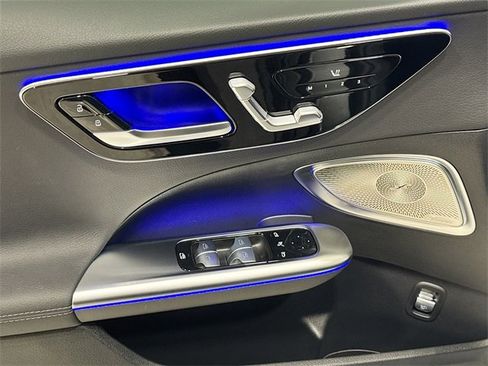 Certified 2025 Mercedes-Benz C 300 4MATIC Sedan image 18