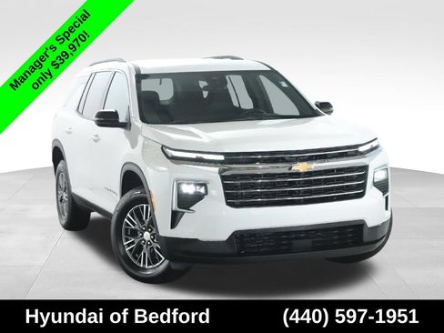 Used 2026 Chevrolet Traverse LT AWD/4WD image 1