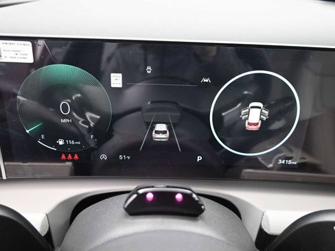 Certified 2025 Hyundai Tucson Limited AWD/4WD image 17