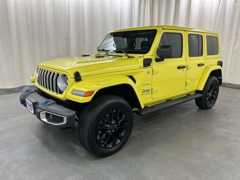 Used 2024 Jeep Wrangler Unlimited Sahara w/ Dual Top Group image 2