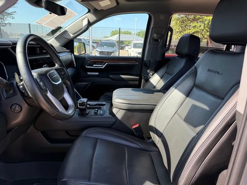 Used 2023 GMC Sierra 1500 Denali w/ Technology Package AWD/4WD image 11