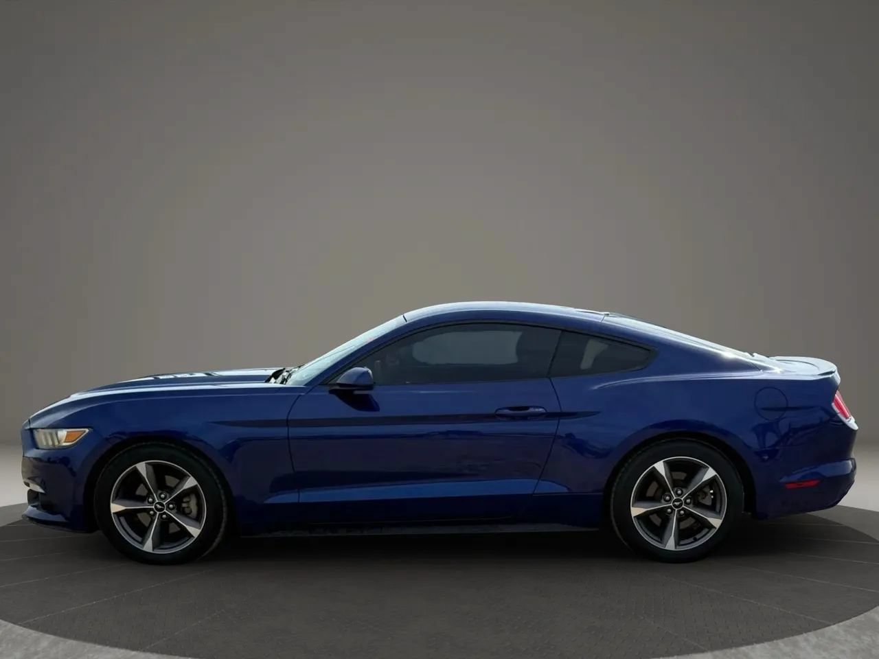 Used 2015 Ford Mustang Coupe w/ Equipment Group 051A RWD image 16