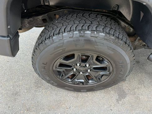 Used 2017 Jeep Wrangler Sport AWD/4WD image 9