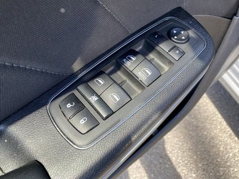 Used 2022 Dodge Charger SXT image 13