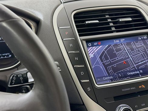 Used 2020 Lincoln Nautilus Reserve w/ Equipment Group 201A image 18