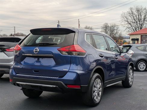 Used 2017 Nissan Rogue S image 4