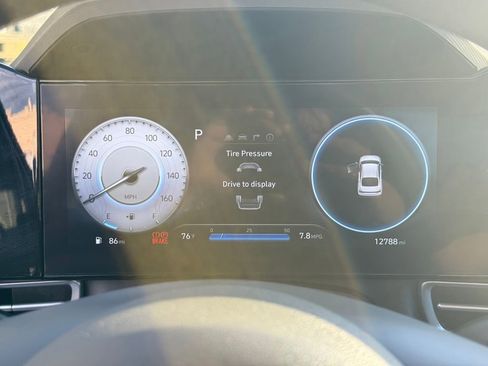 Used 2024 Hyundai Elantra SEL image 30