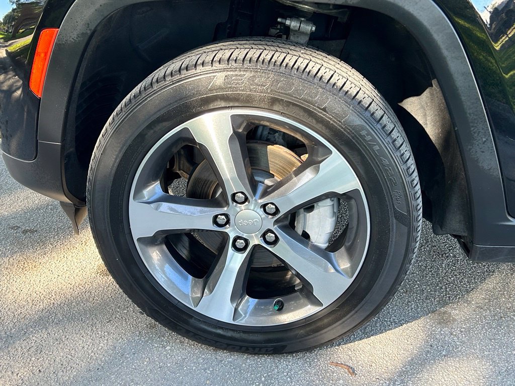 Certified 2025 Jeep Grand Cherokee Limited RWD image 32