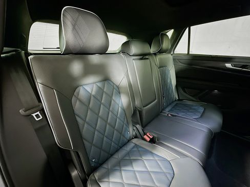 New 2026 Volkswagen Atlas Cross Sport SEL Premium R-Line image 28