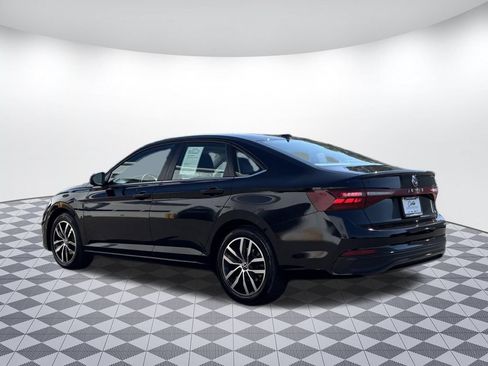 Used 2025 Volkswagen Jetta SE FWD image 5