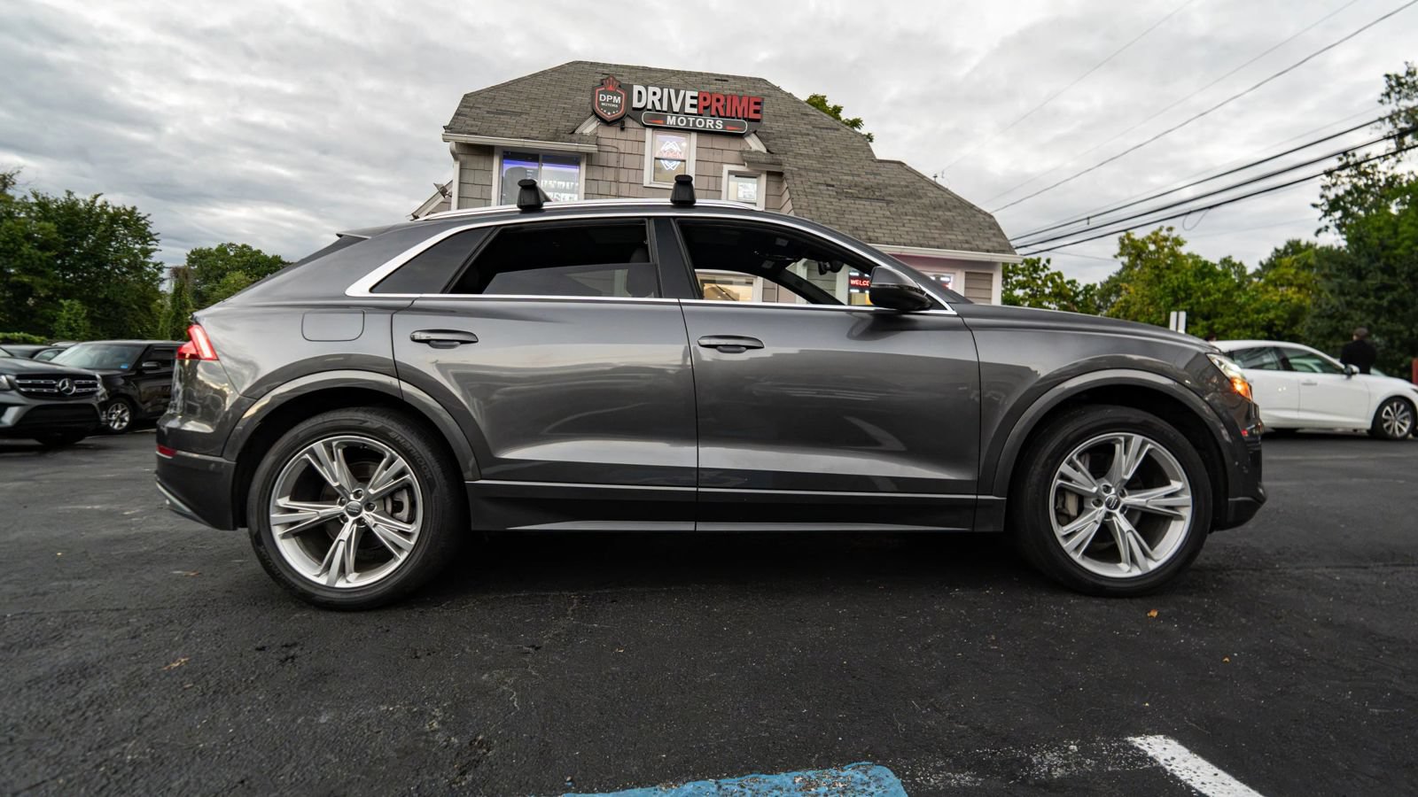 Used 2019 Audi Q8 Premium Plus w/ Premium Plus AWD/4WD image 2