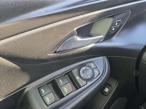 Used 2018 Chevrolet Volt Premier w/ Driver Confidence Package image 17