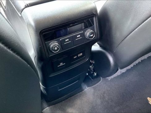 Used 2020 GMC Acadia SLT FWD image 32