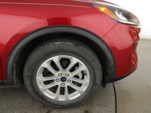 Used 2020 Ford Escape SE image 6