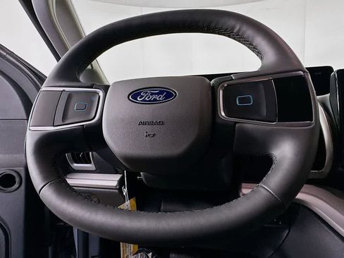 New 2026 Ford Expedition Active image 16