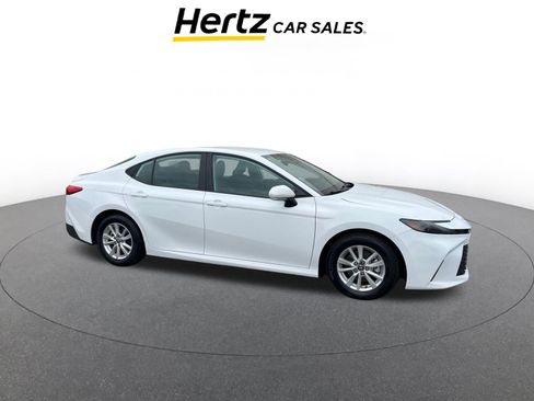 Used 2025 Toyota Camry LE image 1