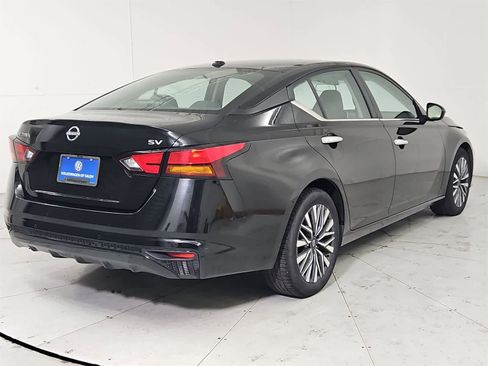 Used 2023 Nissan Altima 2.5 SV image 6
