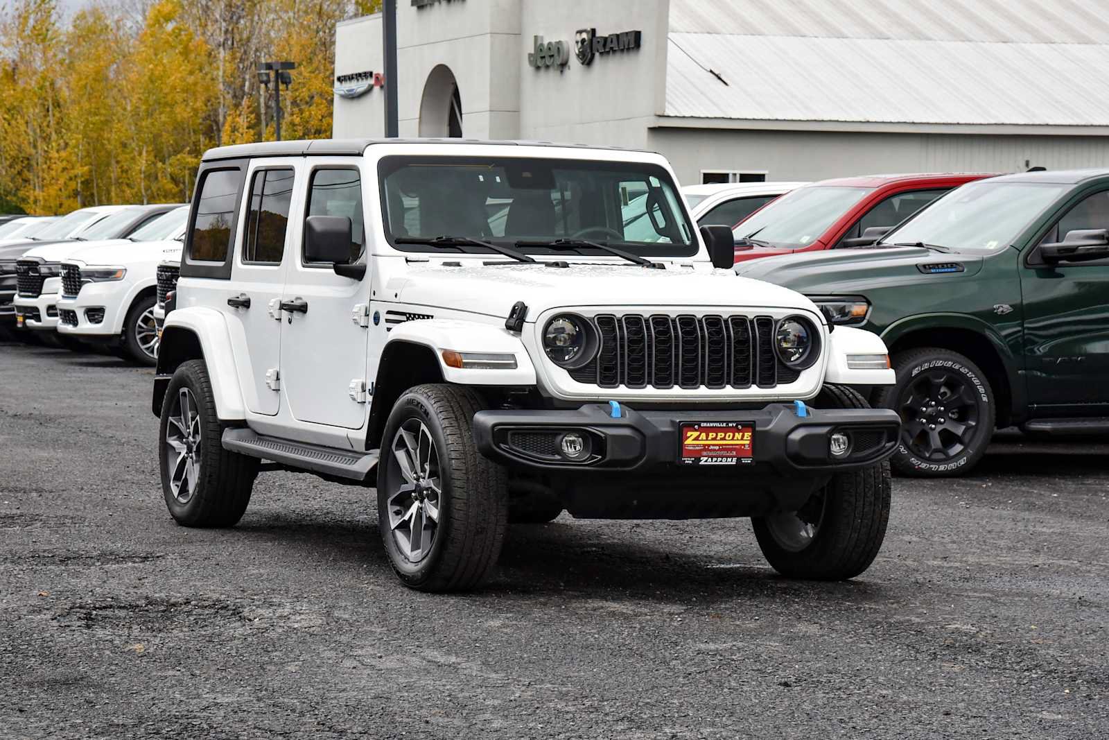 Certified 2024 Jeep Wrangler Unlimited w/ Convenience Group AWD/4WD image 1