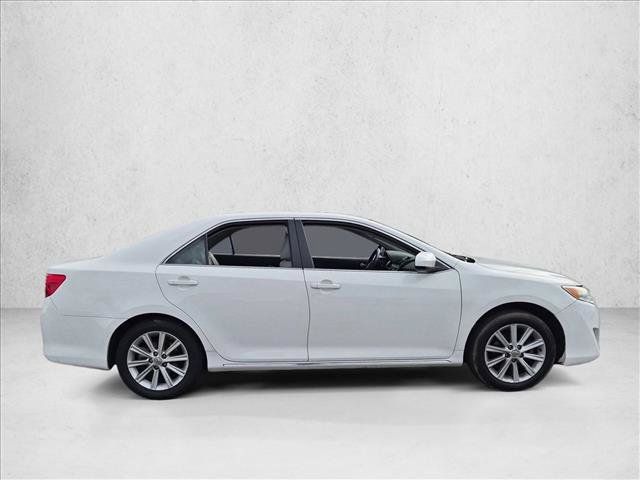 Used 2013 Toyota Camry XLE w/ Leather Pkg FWD image 4