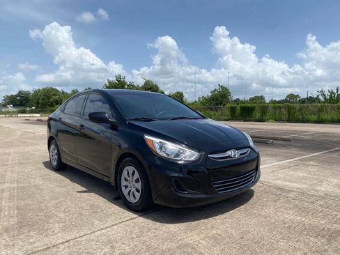 Used 2015 Hyundai Accent GLS FWD image 1
