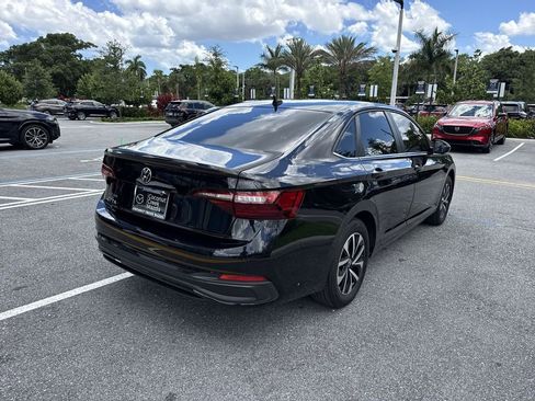 Used 2022 Volkswagen Jetta S FWD image 3