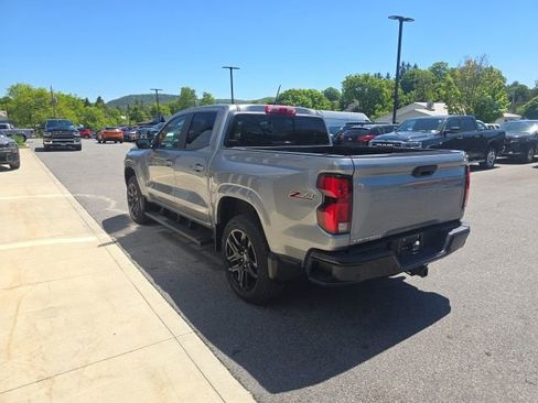 Used 2024 Chevrolet Colorado Z71 w/ Z71 Convenience Package 2 AWD/4WD image 4