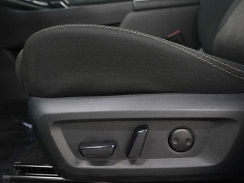 Used 2025 Nissan Rogue SV image 25