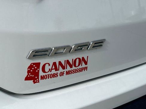Certified 2020 Ford Edge Titanium w/ Equipment Group 301A FWD image 5