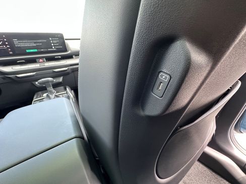 New 2027 Kia Seltos X-Line S w/ X-Line S Premium Package AWD/4WD image 17