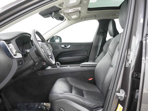 Used 2025 Volvo XC60 B5 Plus AWD/4WD image 26