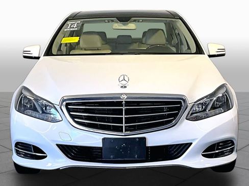 Used 2014 Mercedes-Benz E 350 4MATIC Sedan image 3