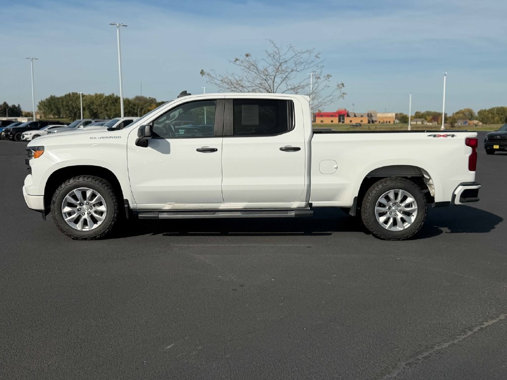 Used 2023 Chevrolet Silverado 1500 Custom AWD/4WD image 11