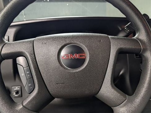 Used 2024 GMC Savana 2500 w/ Driver Convenience Package image 15