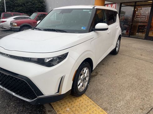 Used 2024 Kia Soul LX w/ Option Group 015 image 8