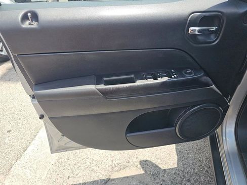 Used 2015 Jeep Patriot Latitude AWD/4WD image 15