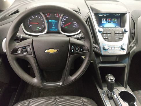 Used 2017 Chevrolet Equinox LS image 22