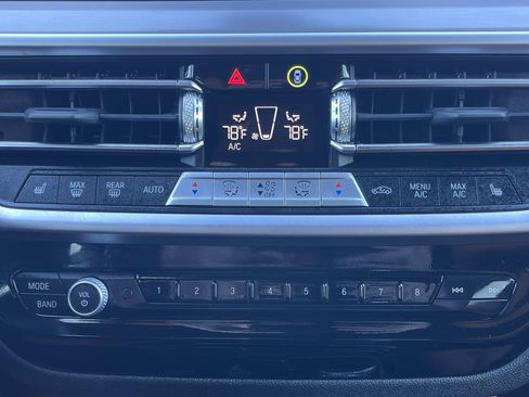 Used 2025 BMW X4 xDrive30i image 6