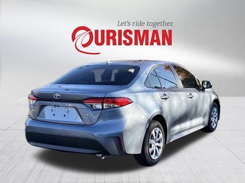 Used 2025 Toyota Corolla LE image 2