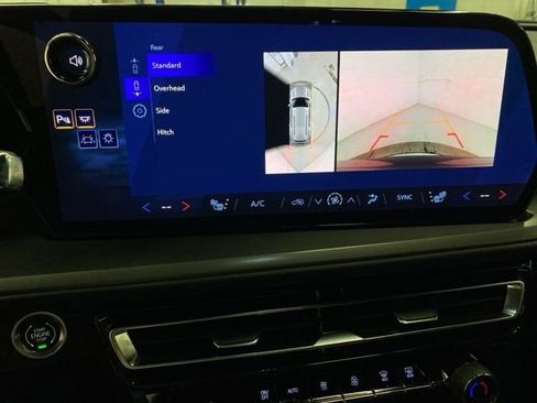 New 2026 Chevrolet Traverse LT w/ Enhanced Driving Package image 11