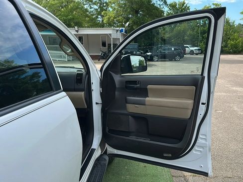 Used 2011 Toyota Sequoia SR5 AWD/4WD image 26