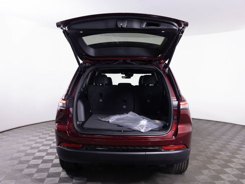 New 2025 Jeep Grand Cherokee Altitude image 33