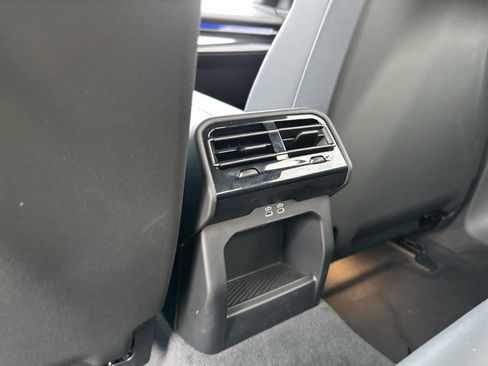 Certified 2024 BMW 530i xDrive w/ Premium Package image 25