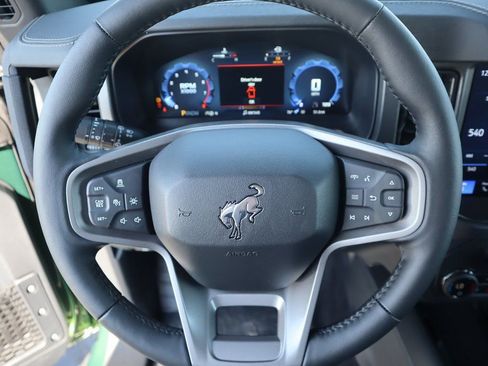 New 2025 Ford Bronco Badlands image 3