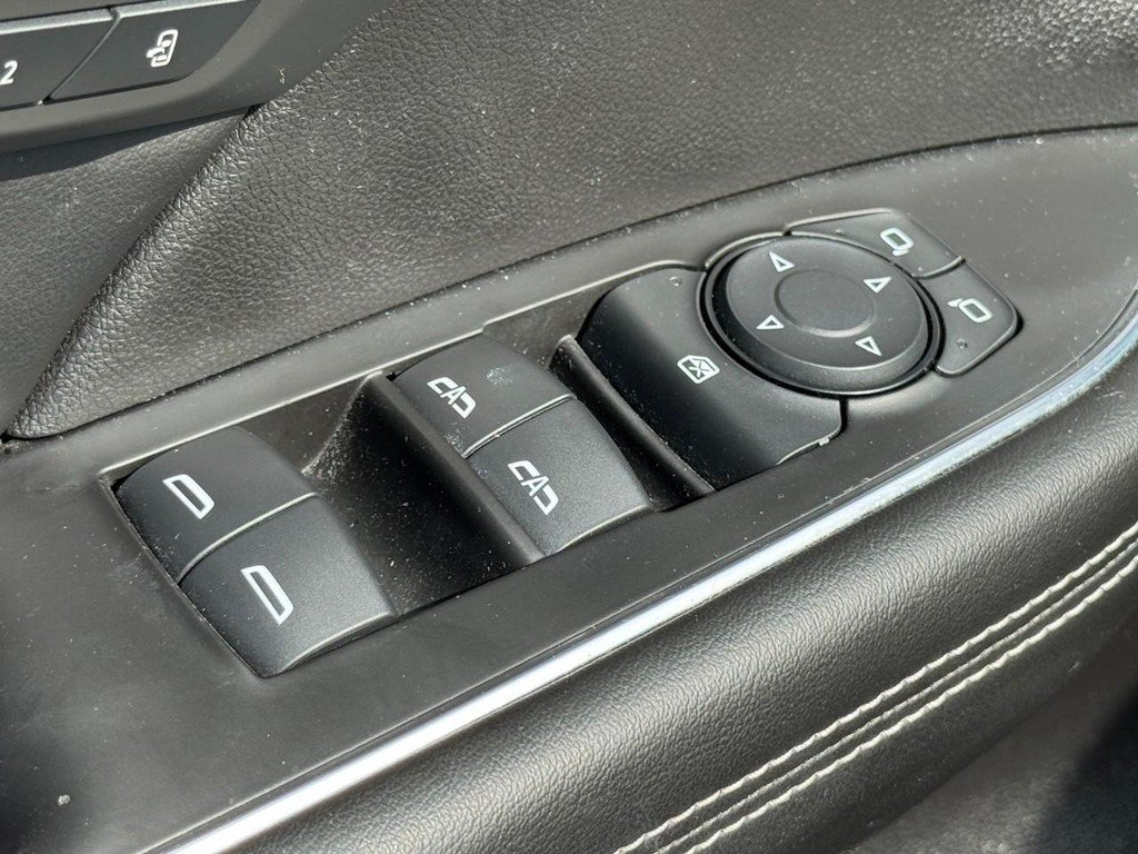 Used 2023 Buick Envision Essence FWD image 25