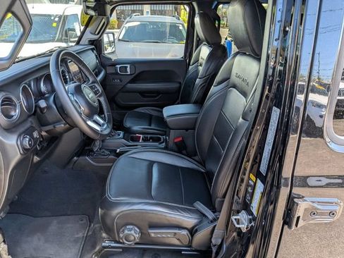 Used 2023 Jeep Wrangler Unlimited Sahara w/ Cold Weather Group AWD/4WD image 9