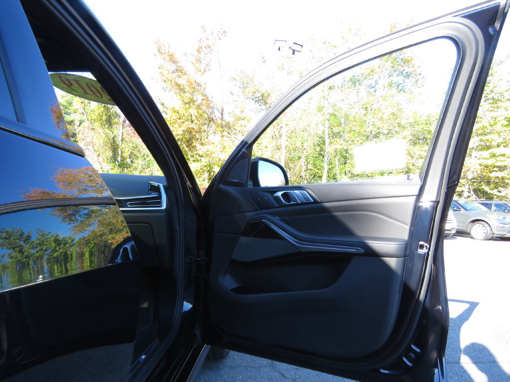 Used 2019 BMW X7 xDrive40i w/ Premium Package AWD/4WD image 12