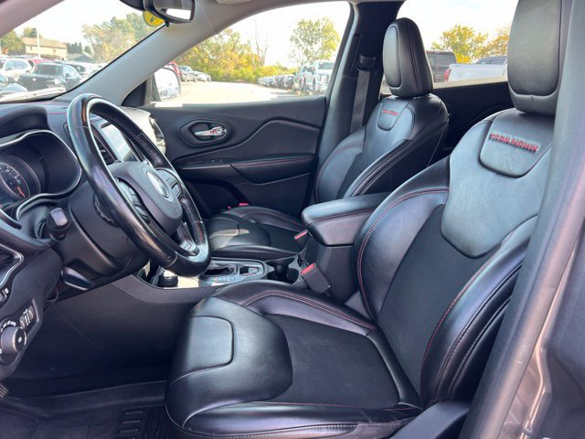 Used 2020 Jeep Cherokee Trailhawk w/ Cold Weather Group AWD/4WD image 19